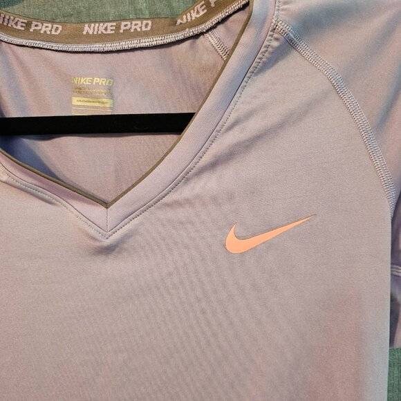 Nike Pro lavender athletic shirt. Size M - Picture 2 of 4